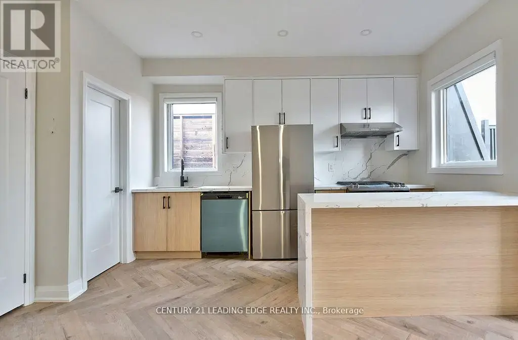 3 - 53 Boon Avenue, Toronto (Corso Italia-Davenport)